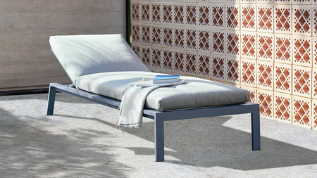 Gandiablasco Timeless Chaise Lounger