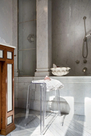Charles Ghost 75 cm Bar Chair Transparent