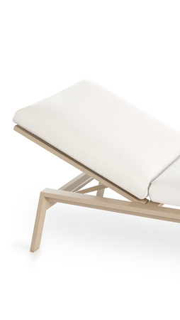 Gandiablasco Timeless Chaise Lounger