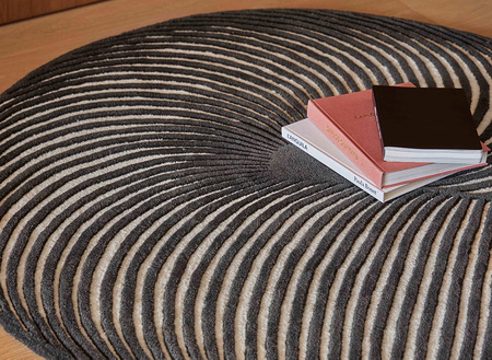 Gan Giro Black&White rug 132 x 324