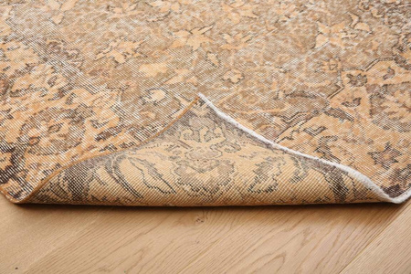 Vintage Iranian Wool Rug Unique 10894 204x316