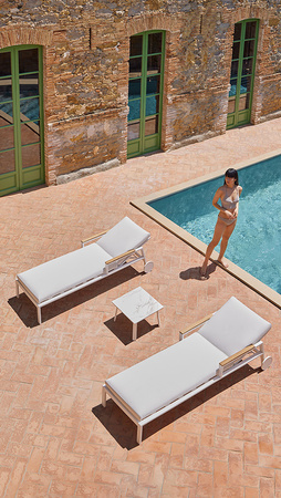 Gandiablasco Timeless Chaise Lounger With Arms And Wheels
