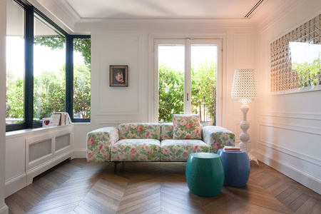 Roy Stool White