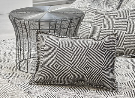 Gan Sail Black Pillow