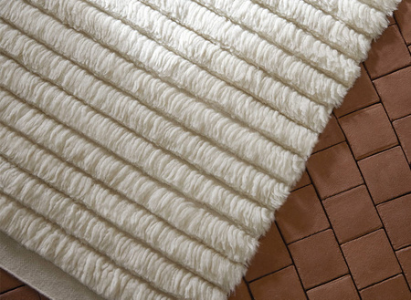 Gan Lines White carpet