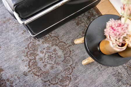 Louis de Poortere Fading World Medallion Grey Ebony rug 8257