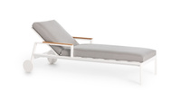 Leżanka Gandiablasco Timeless Chaise Lounge With Arms And Wheels