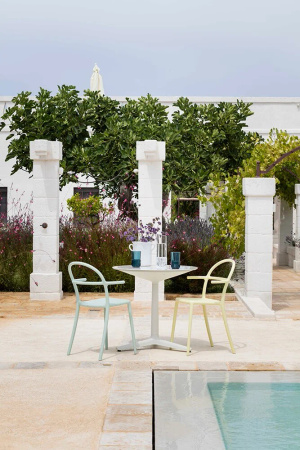 Generic C Chair Black