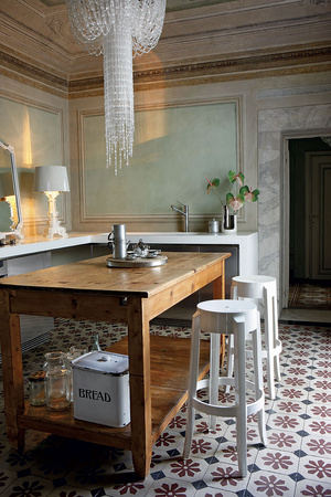 Charles Ghost 46 cm Stool Transparent