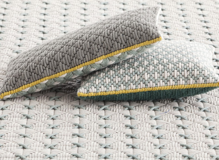 Gan Silai Celadon pillow - Green