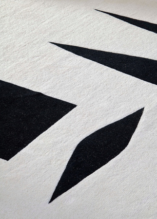 Toulemonde Bochart Nanquim Blanc carpet