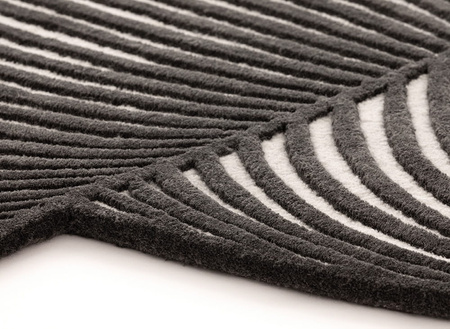 Gan Giro Black&White rug 132 x 324