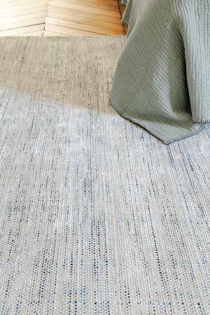 Toulemonde Bochart Dotty Azur carpet