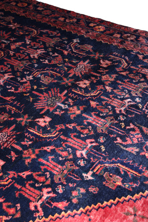 Hamedan Unique Red Wool Carpet 44067 133x219