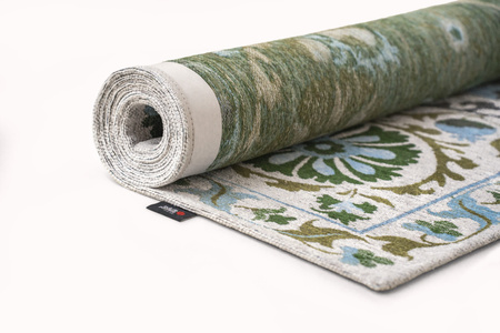 Louis de Poortere Suzani Slavia 9732 carpet