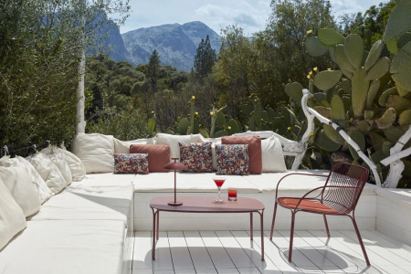 Hiray Rust Table