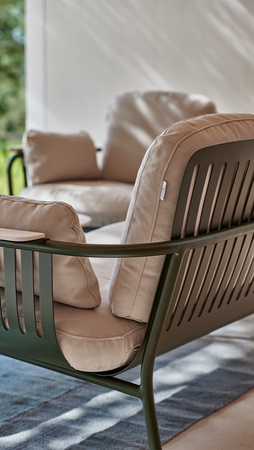 Gandiablasco Capa Lounge Armchair