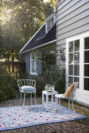 Laura Ashley Thorncliff Daisy Sky Blue Outdoor Rug 480308