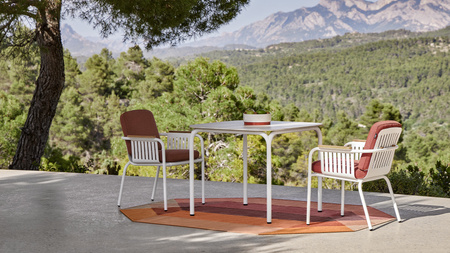 Gandiablasco Capa Dining Table 90x90 cm