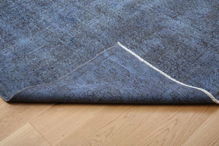 Vintage Iranian Wool Carpet Unique 11075 200x300
