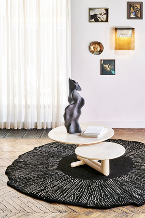 Toulemonde Bochart Eye Flower Noir Carpet