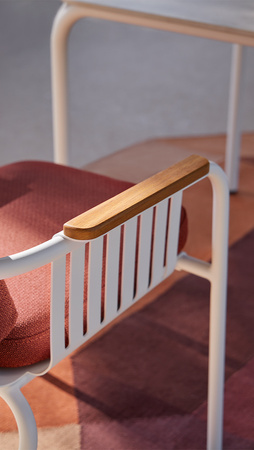 Gandiablasco Capa Dining Chair