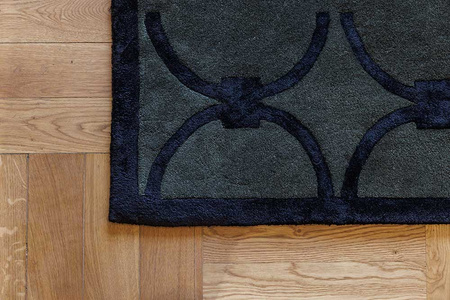 Magda Fornal Glam Dark Green Black Carpet 5038