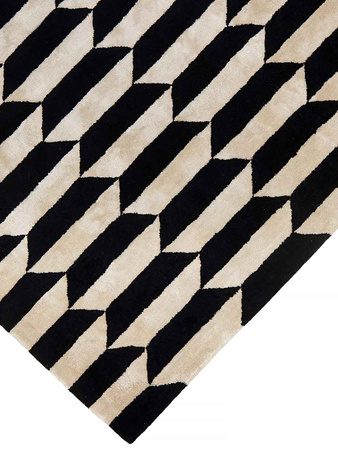 Magda Fornal Noble Cream Black Carpet 5041