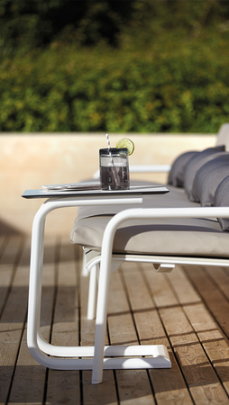 Gandiablasco Stack C 40x45 cm table