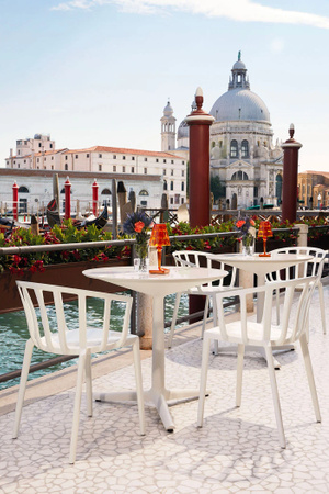 Venice Chair Red