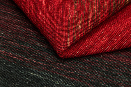 Rezas Panorama Kelim Black Red Carpet