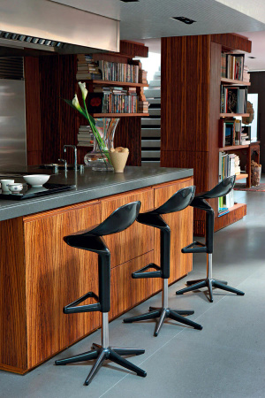 Spoon Bar Stool White