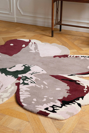 Ted Baker Shaped Magnolia Burgundy rug 162303
