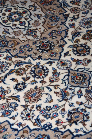 Kashan Cream Wool Carpet 84708 199x296