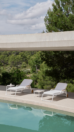 Gandiablasco Capa auxiliary table 70x50 cm